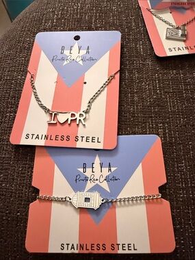 Stainless Steel 'I ♥ PR' Silver Necklace & Bracelet